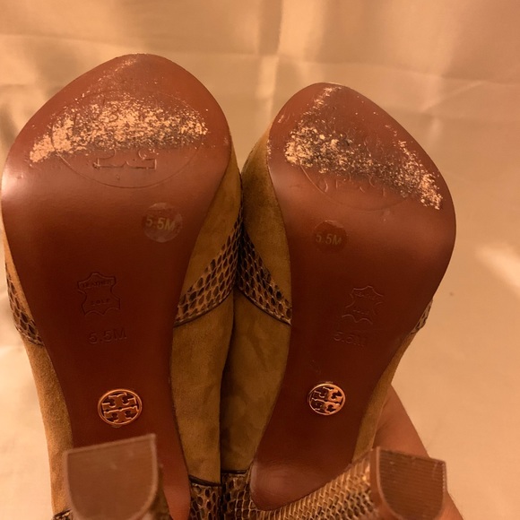 Vivian T Strap Heel - Picture 7 of 8